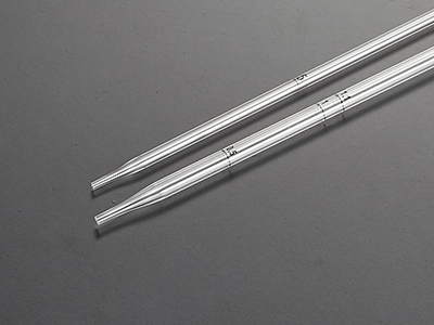 細長管身，易于進出窄口容器