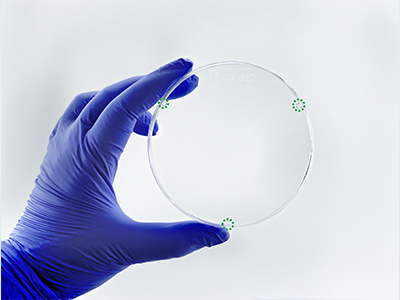 皿蓋內(nèi)設(shè)透氣棱，確保無菌的同時(shí)利于氣體交換